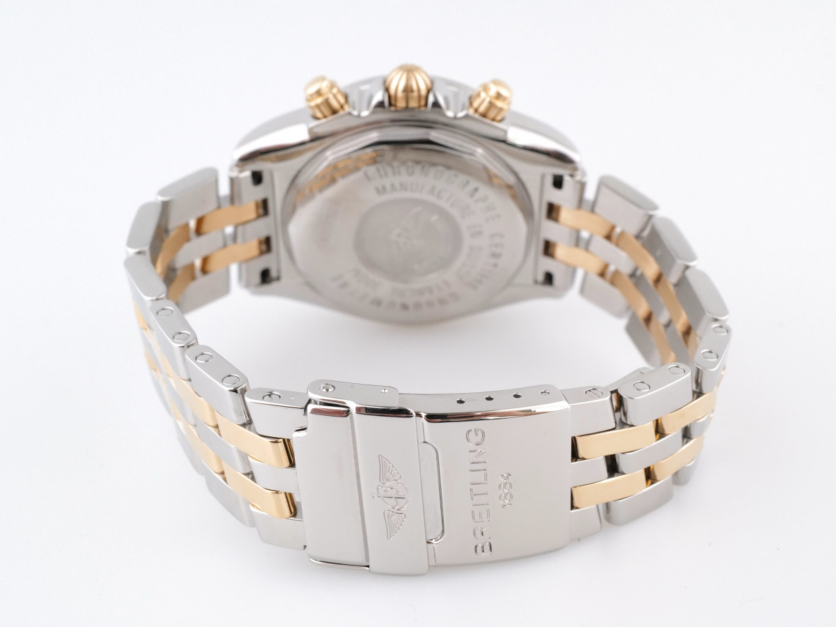 Швейцарський годинник Breitling Chronomat Evolution