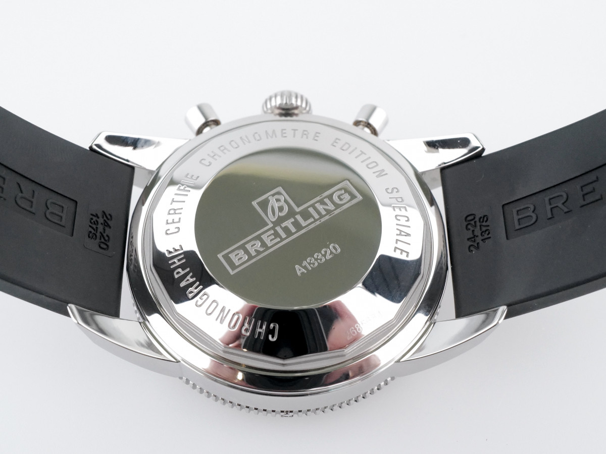 Швейцарський годинник Breitling Superocean Heritage Chronograph