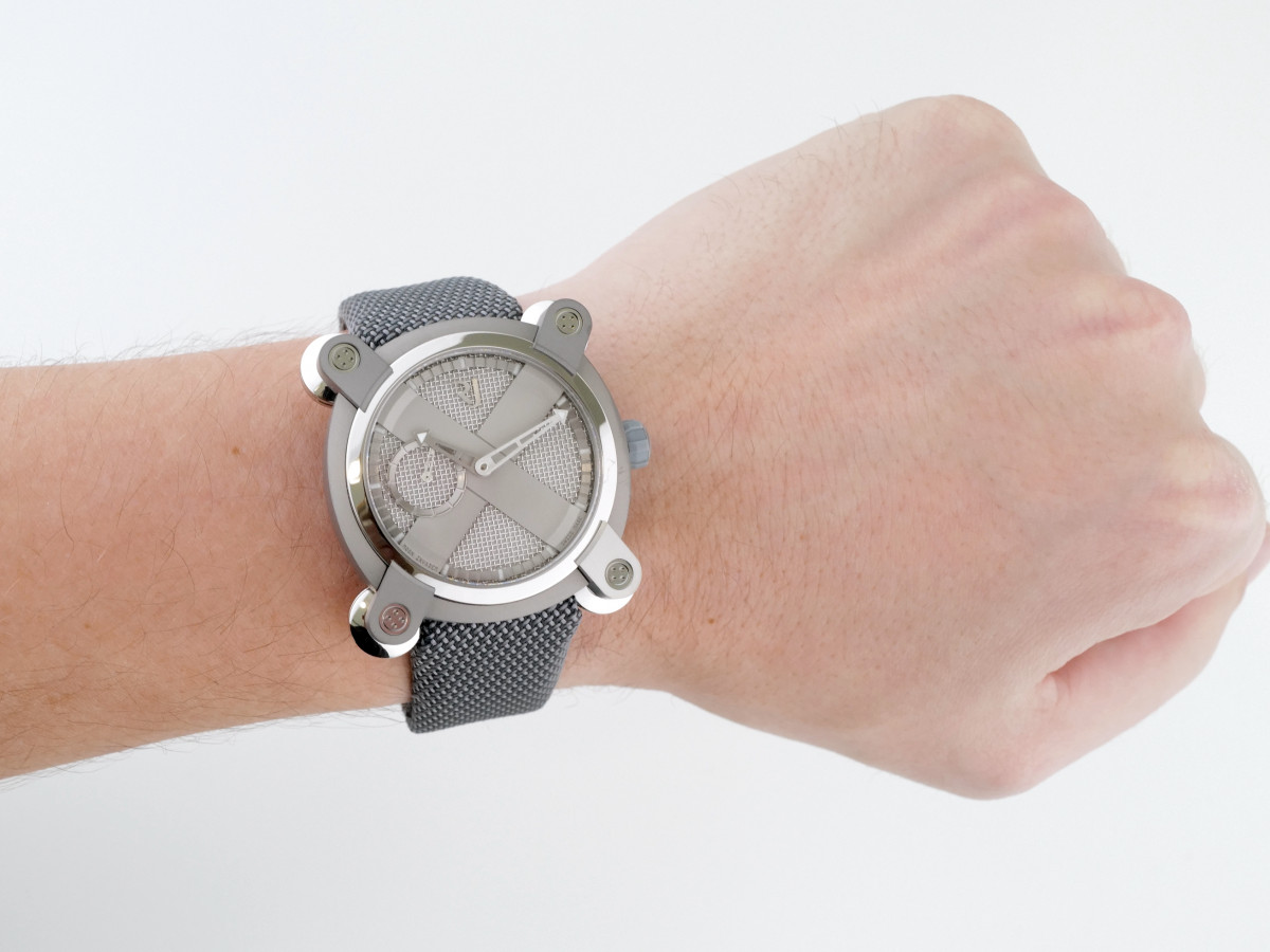 Швейцарские часы Romain Jerome Moon-DNA Moon Invader