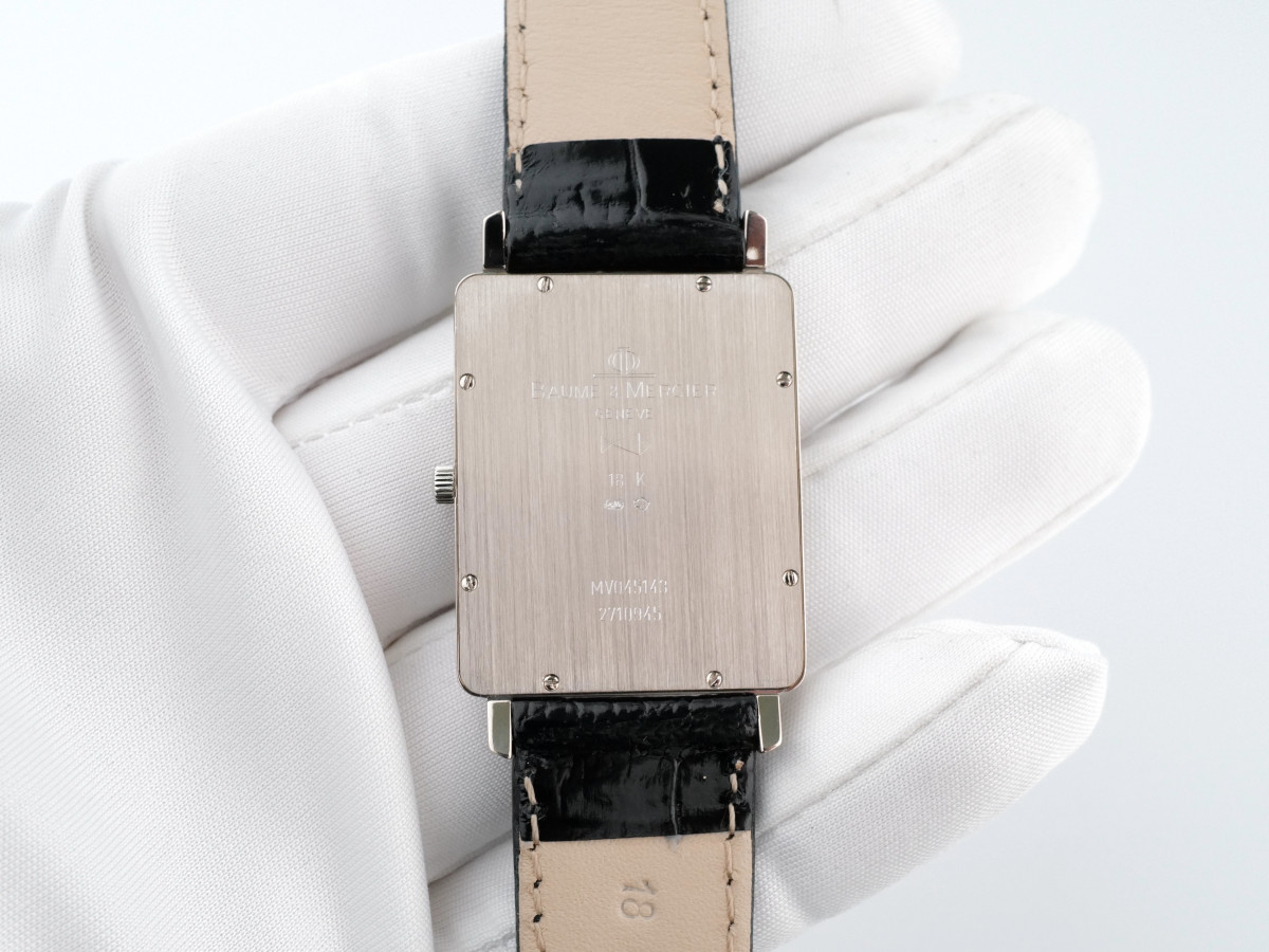 Швейцарський годинник Baume & Mercier Hampton 18K White Gold