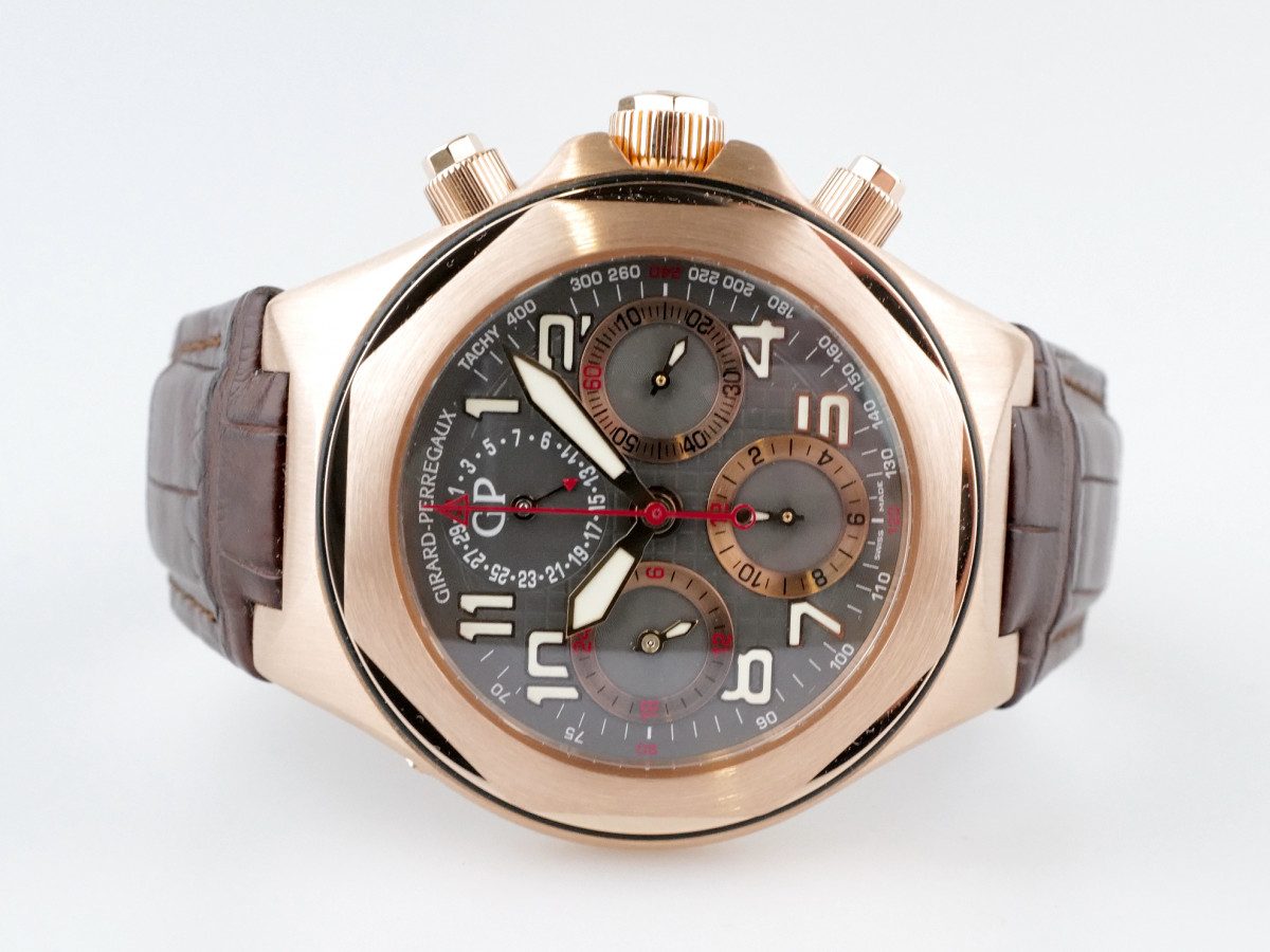 Швейцарський годинник Girard Perregaux Laureato Evo3 Chronograph
