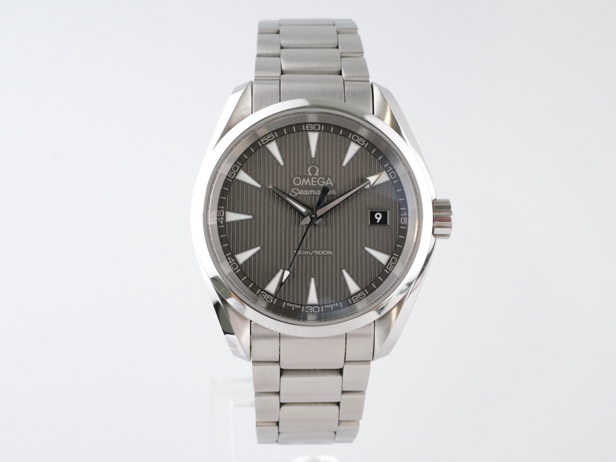 Швейцарские часы Omega Seamaster Aqua Terra Quartz
