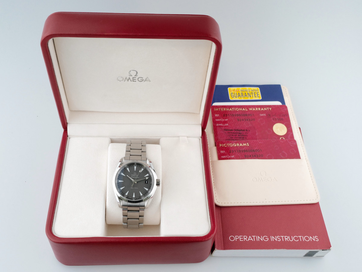 Швейцарские часы Omega Seamaster Aqua Terra Quartz