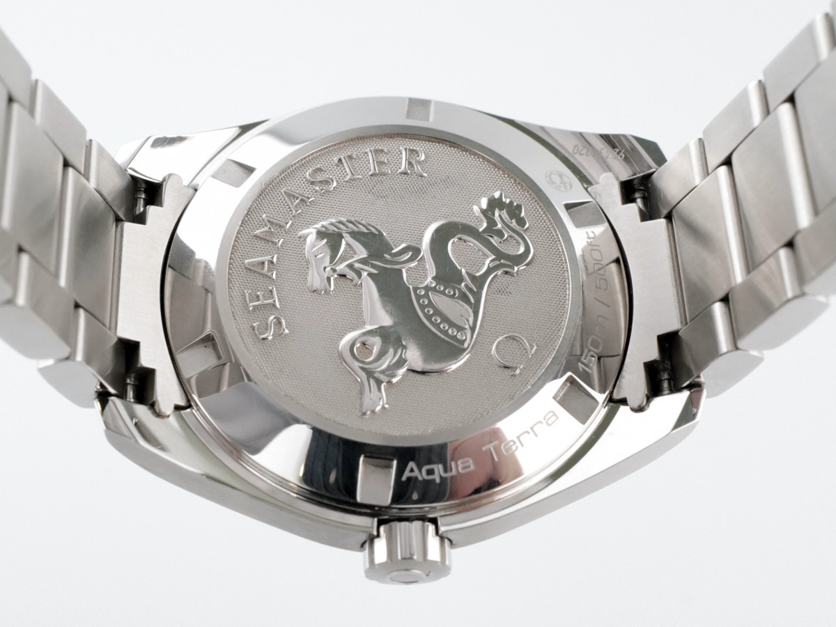 Швейцарские часы Omega Seamaster Aqua Terra Quartz