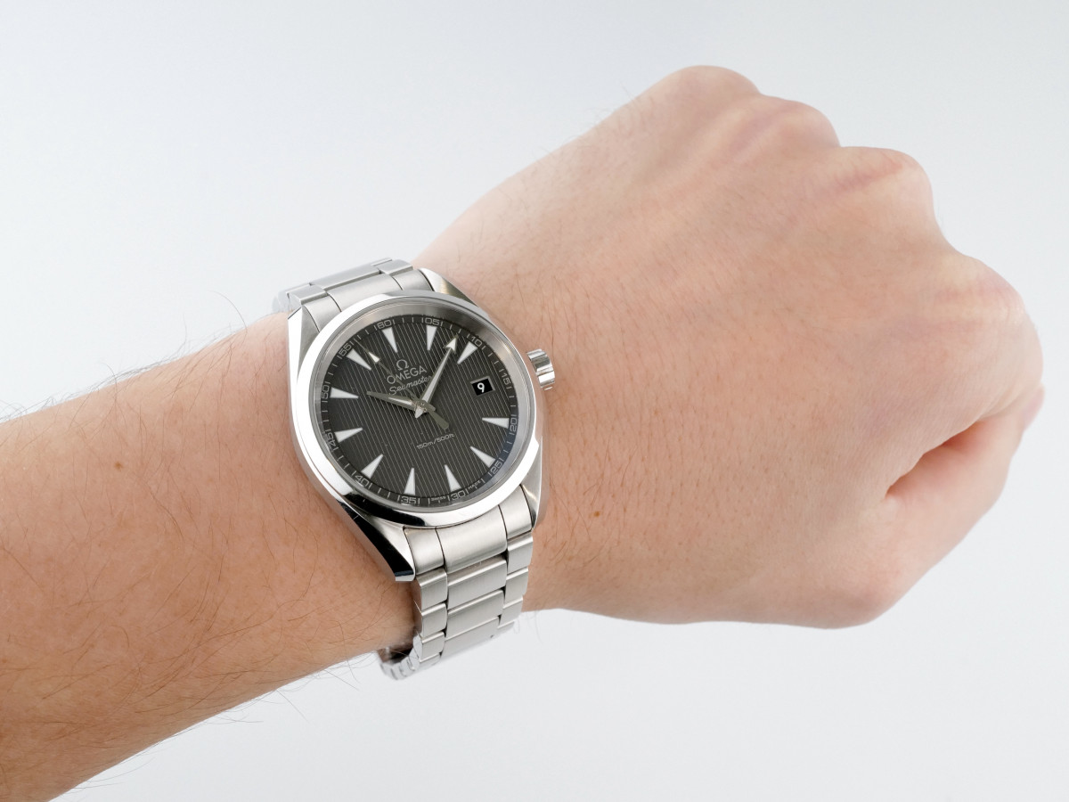 Швейцарские часы Omega Seamaster Aqua Terra Quartz