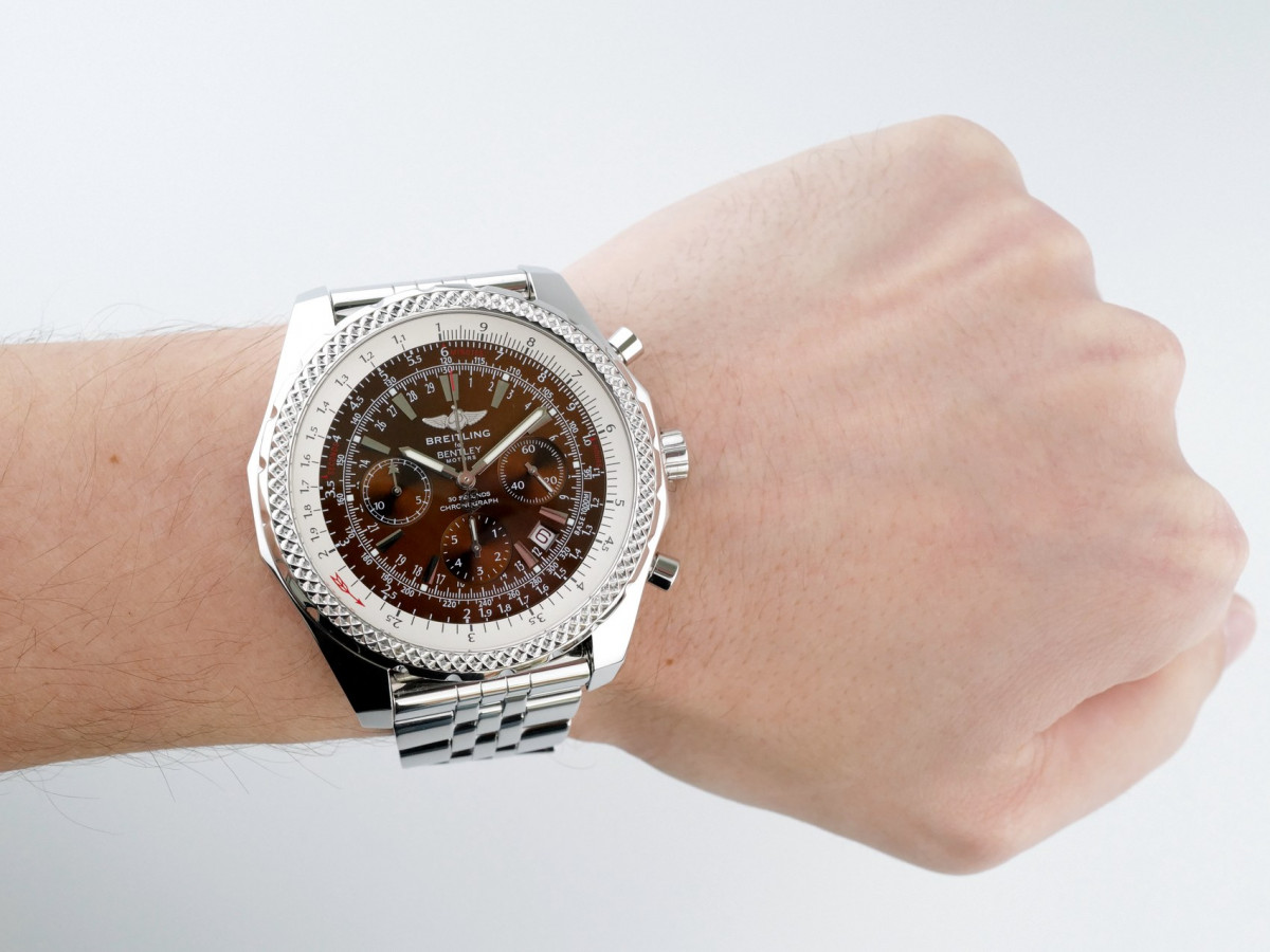 Швейцарський годинник Breitling Bentley Motors