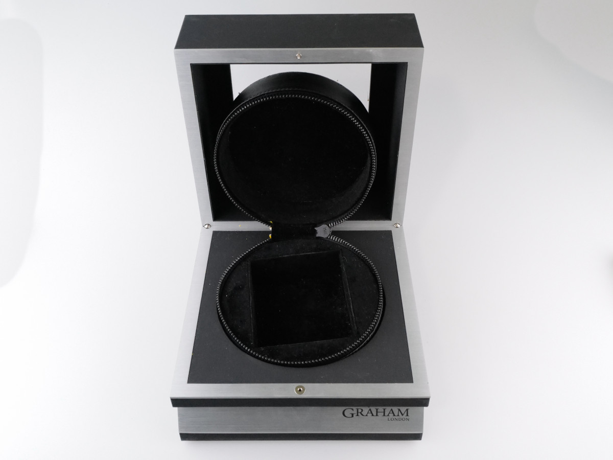 Швейцарський годинник Graham Silverstone Luffield GMT