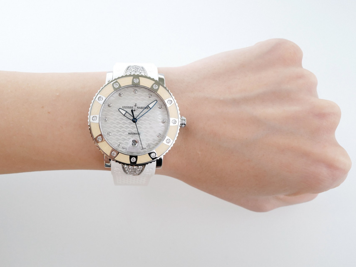 Швейцарские часы Ulysse Nardin Lady Diver Starry Night