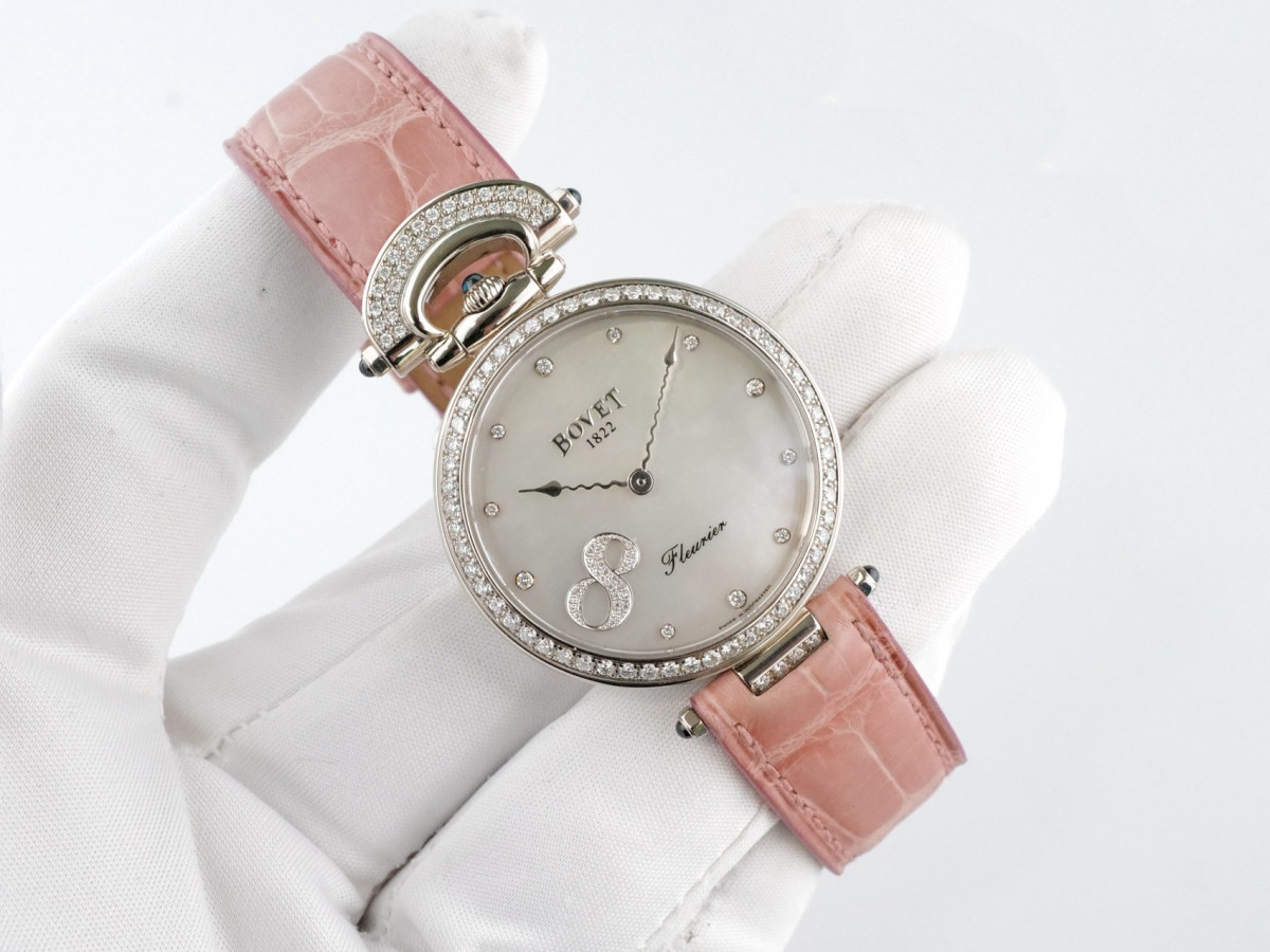 Швейцарський годинник Bovet Fleurier 18K White Gold Diamonds 34