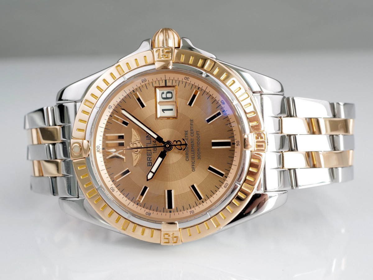 Швейцарський годинник Breitling Galactic 41 Champagne Dial