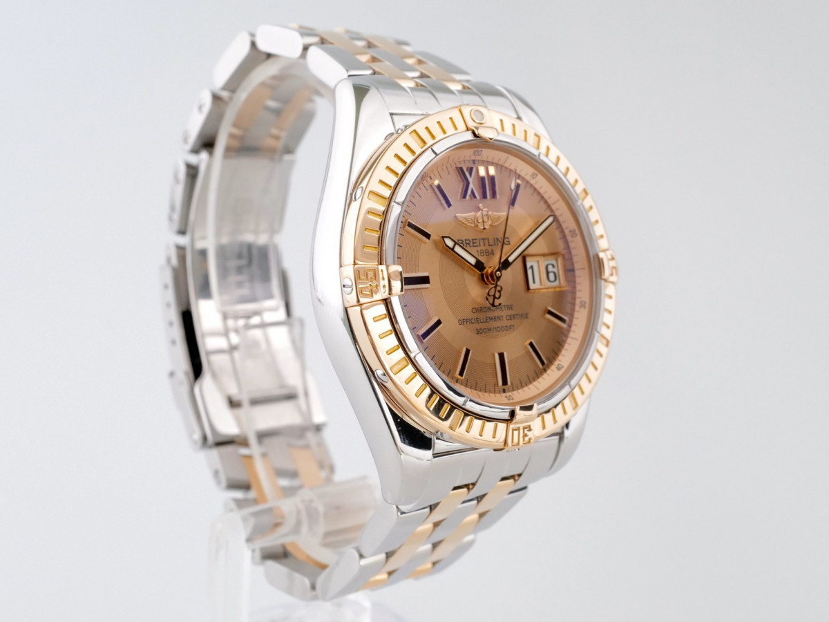 Швейцарський годинник Breitling Galactic 41 Champagne Dial