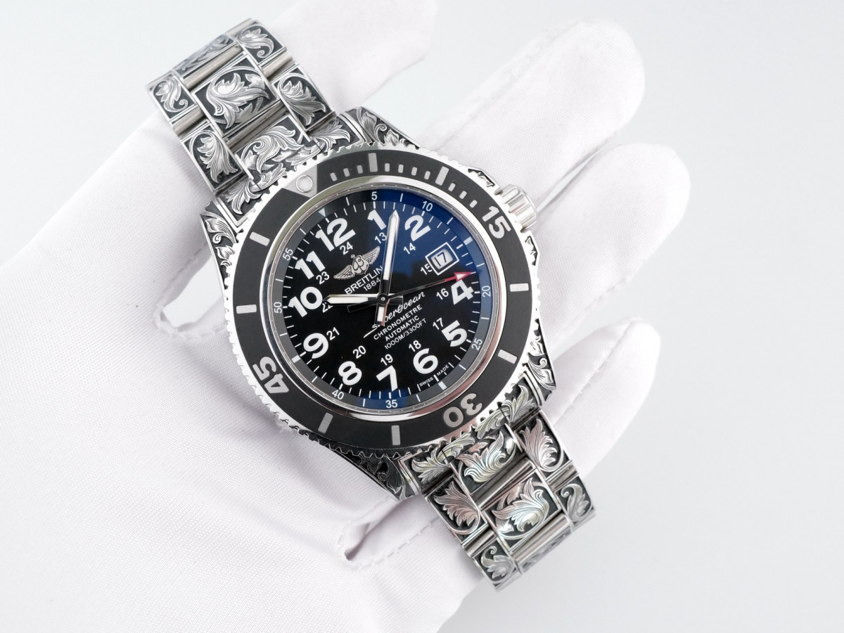 Швейцарський годинник Breitling Superocean II 44 Custom