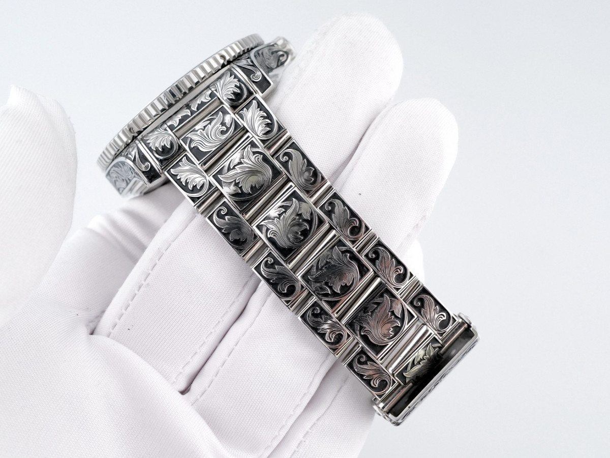 Швейцарський годинник Breitling Superocean II 44 Custom