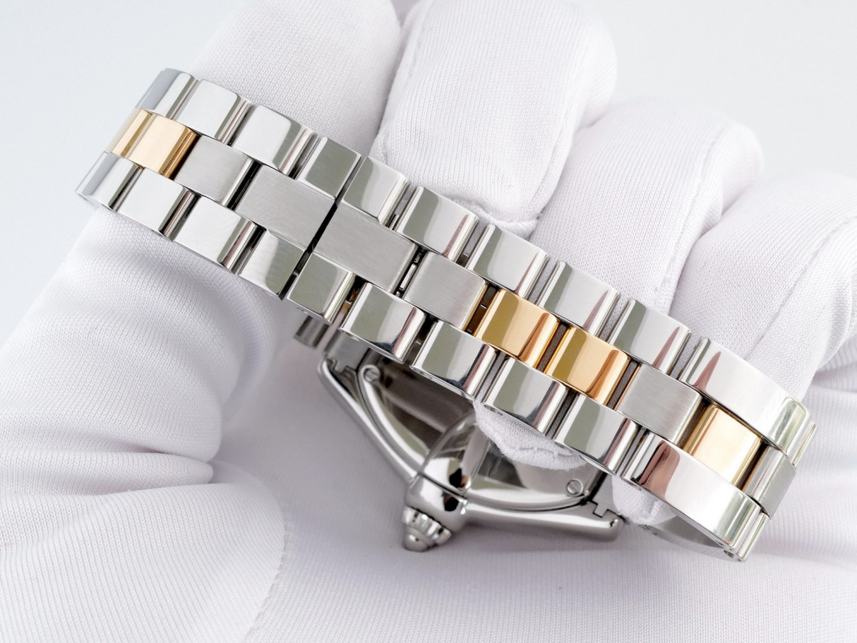 Швейцарський годинник Cartier Roadster Ladies Gold Steel