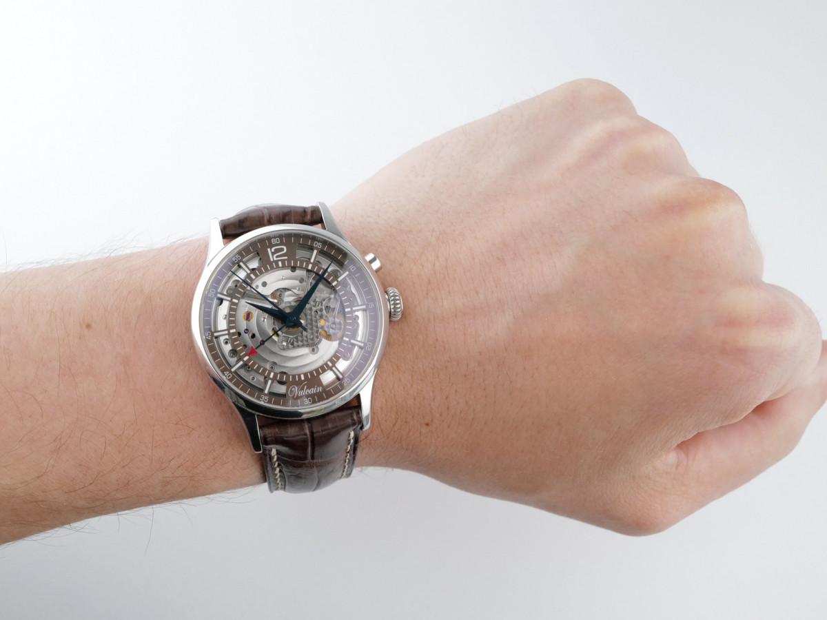 Швейцарський годинник Vulcain Golden Heart Alarm