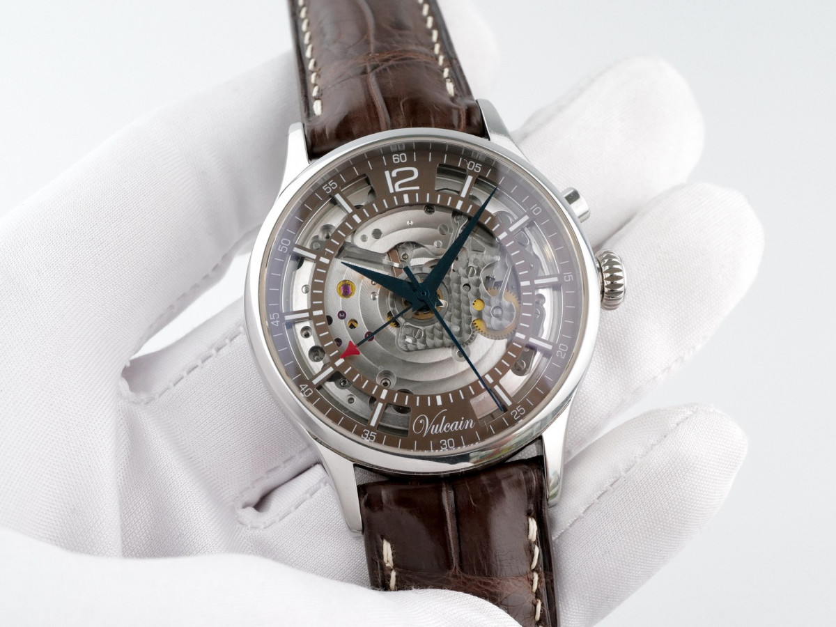 Швейцарський годинник Vulcain Golden Heart Alarm