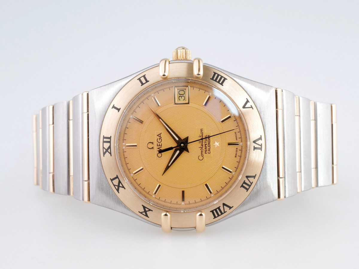 Швейцарские часы Omega Constellation Perpetual Calendar