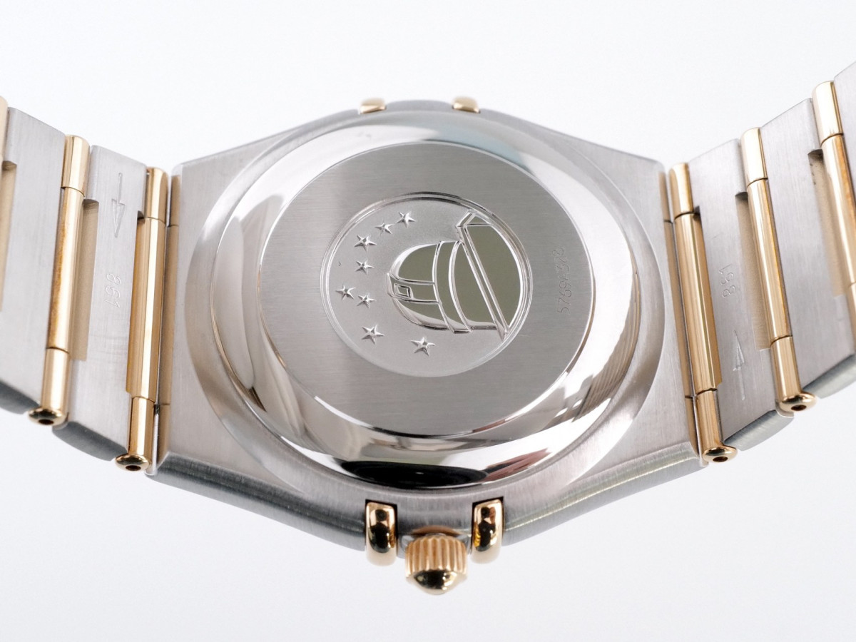 Швейцарские часы Omega Constellation Perpetual Calendar