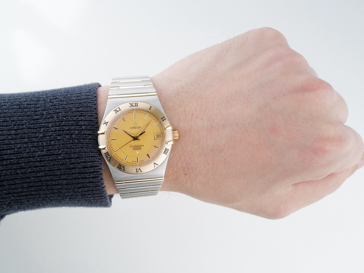 Швейцарские часы Omega Constellation Perpetual Calendar