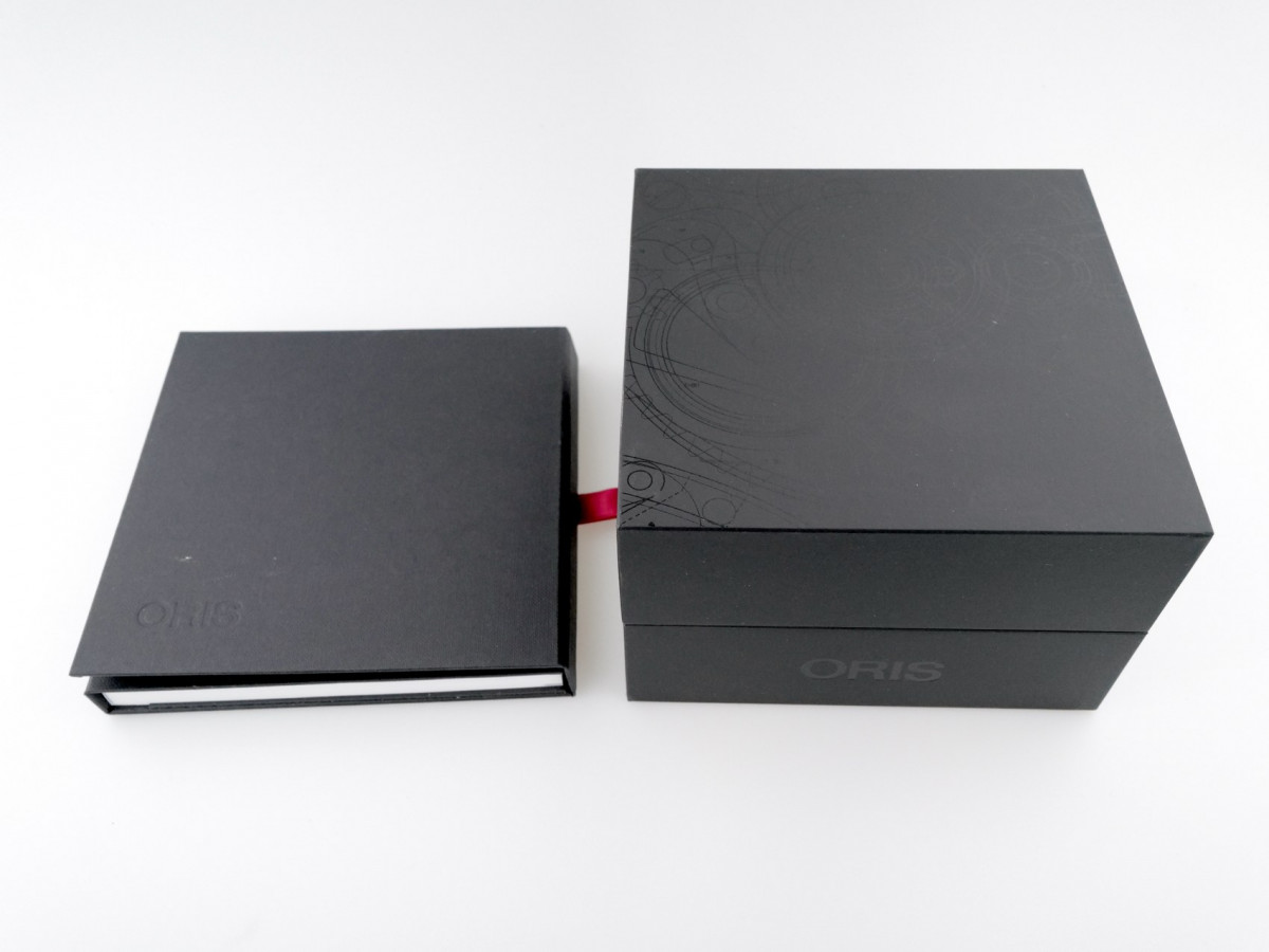 Швейцарський годинник Oris Aquis Date