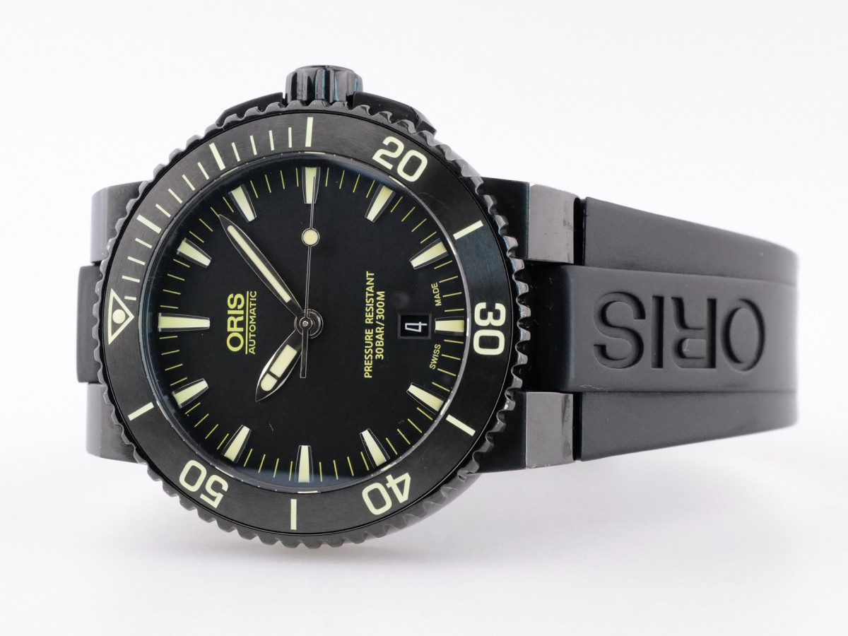 Швейцарський годинник Oris Aquis Date