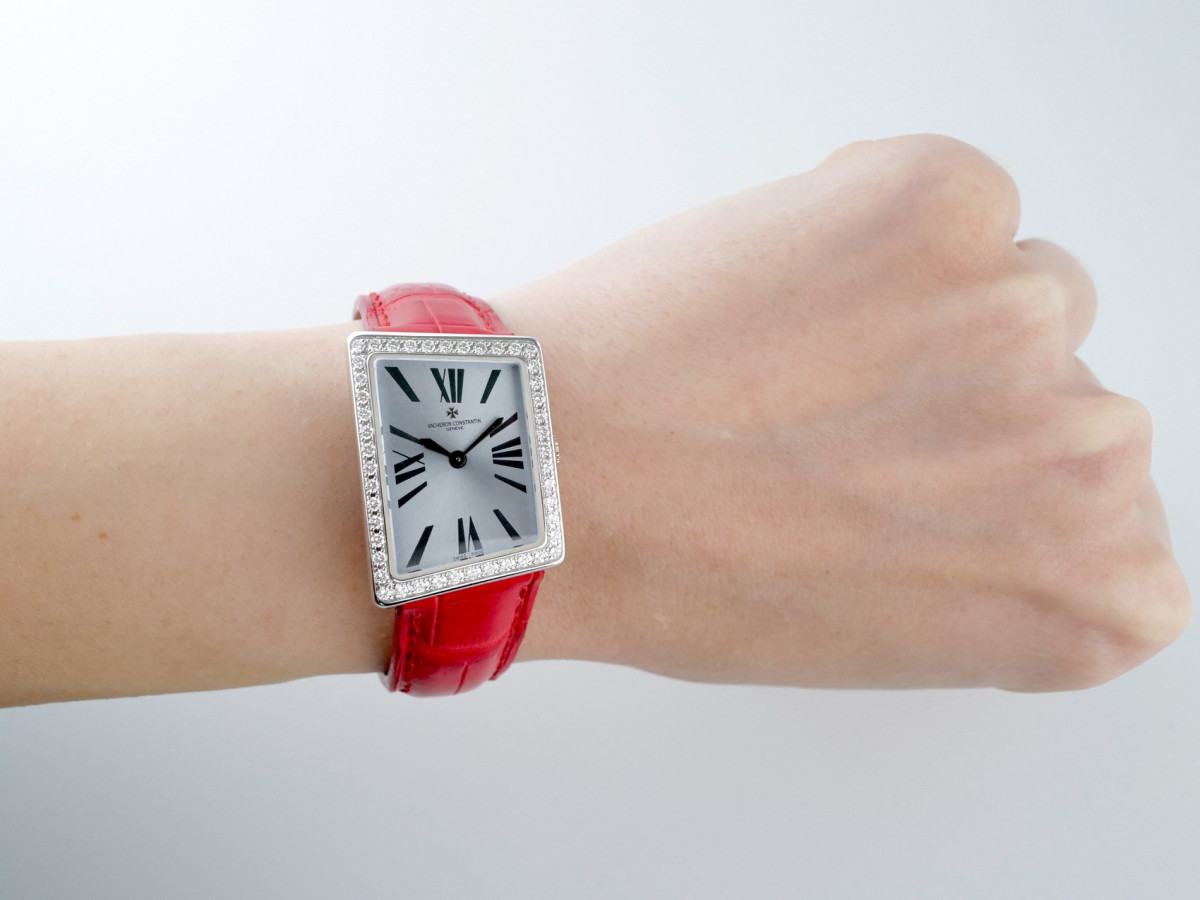 Швейцарские часы Vacheron Constantin 1972 Asymmetric 18K Gold Diamonds