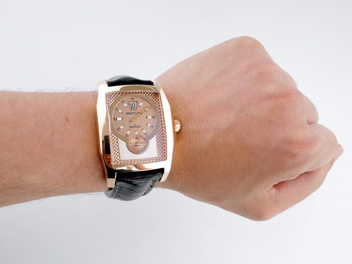 Швейцарський годинник Breitling Bentley Flying B Series Jumping Hour