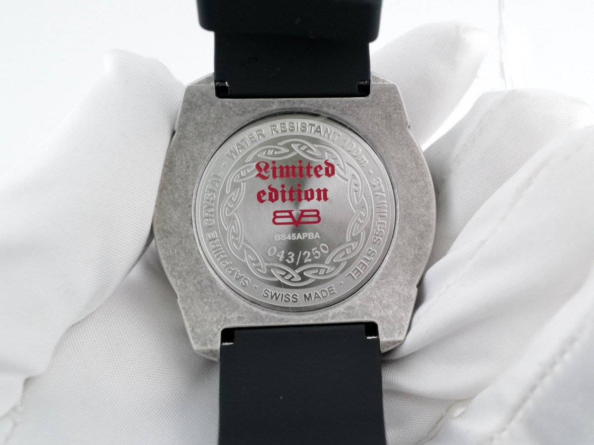 Швейцарський годинник Bomberg Bolt-68 Blue Dial