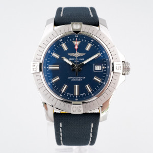 Швейцарские часы Breitling Avenger 43 Automatic