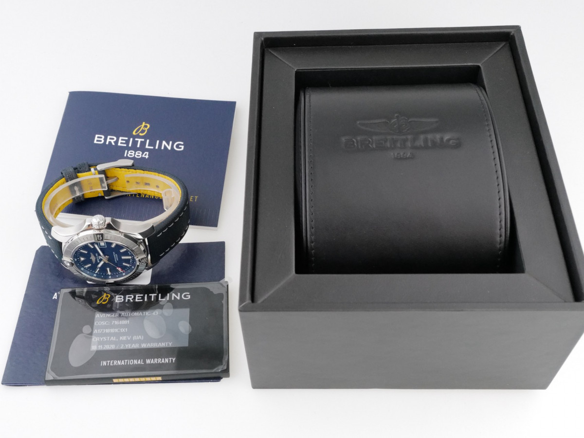 Швейцарские часы Breitling Avenger 43 Automatic