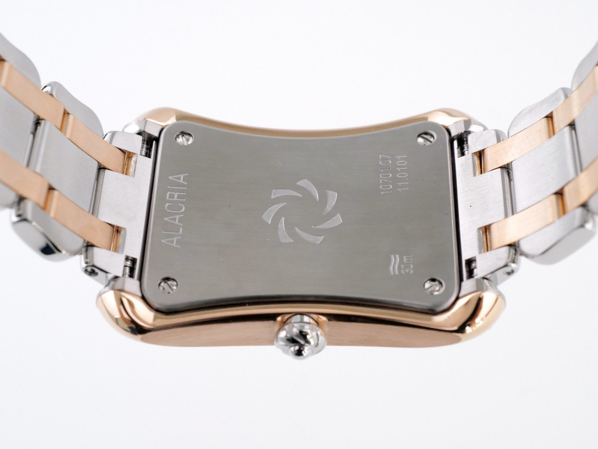 Швейцарський годинник Carl F. Bucherer Alacria Queen