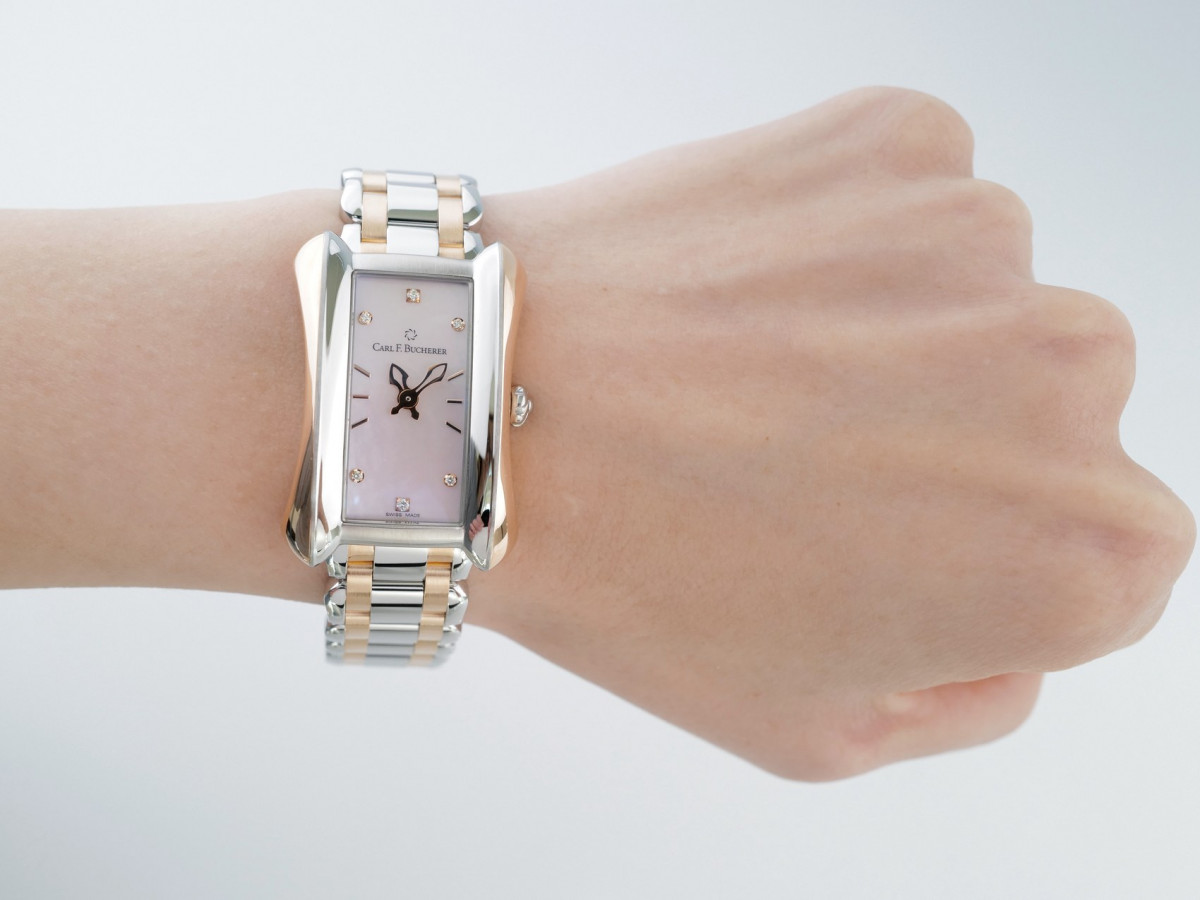 Швейцарський годинник Carl F. Bucherer Alacria Queen