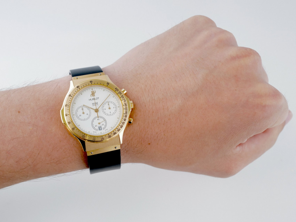 Швейцарские часы Hublot Classic MDM Chronograph 18K Gold