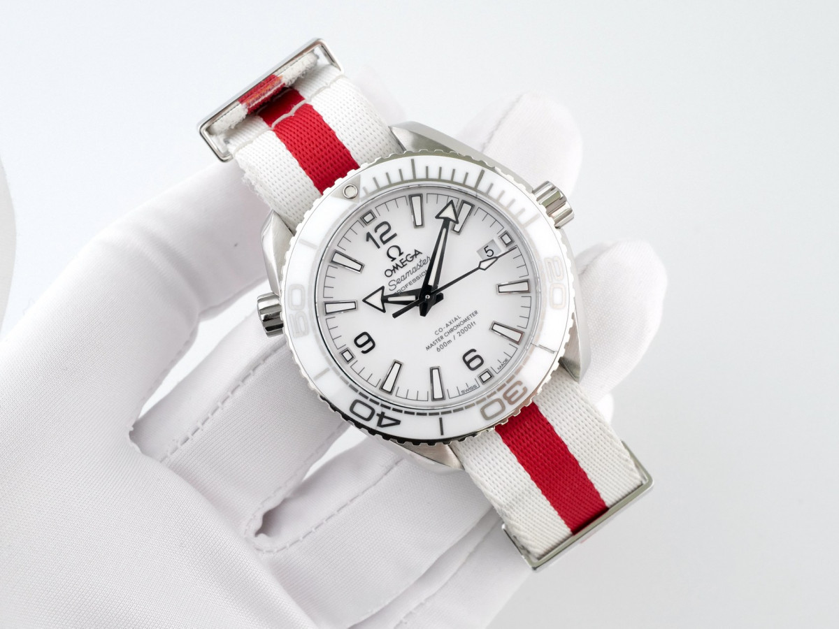 Swiss watch Omega Seamaster Planet Ocean 600M Co-Axial Chronometer 37,5 mm