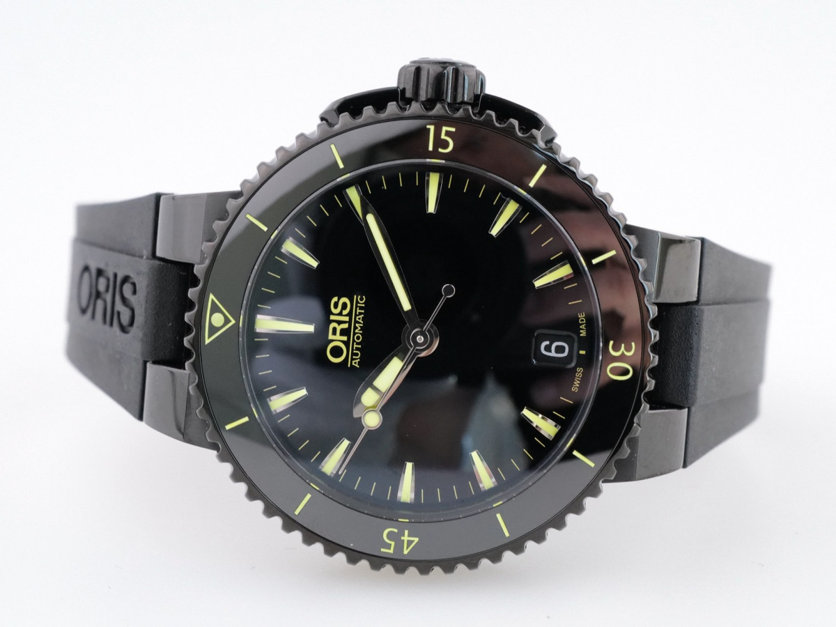 Швейцарские часы Oris Aquis Date 36
