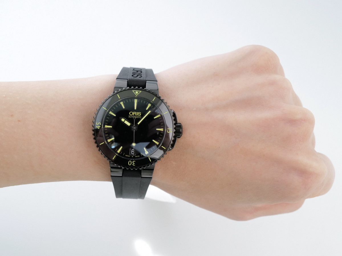 Швейцарские часы Oris Aquis Date 36