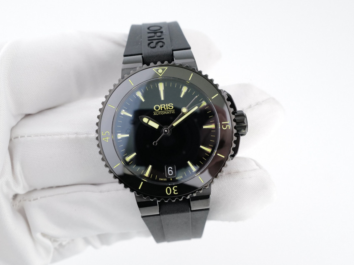 Швейцарские часы Oris Aquis Date 36