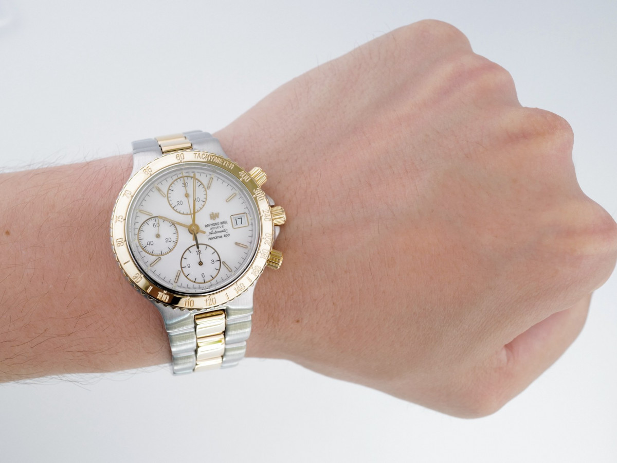 Швейцарський годинник Raymond Weil Amadeus 200 Chronograph