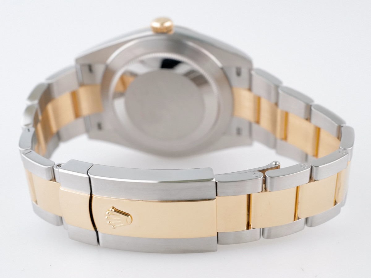 Швейцарський годинник Rolex Datejust 41 Champagne Dial Steel and 18K Yellow Gold Oyster