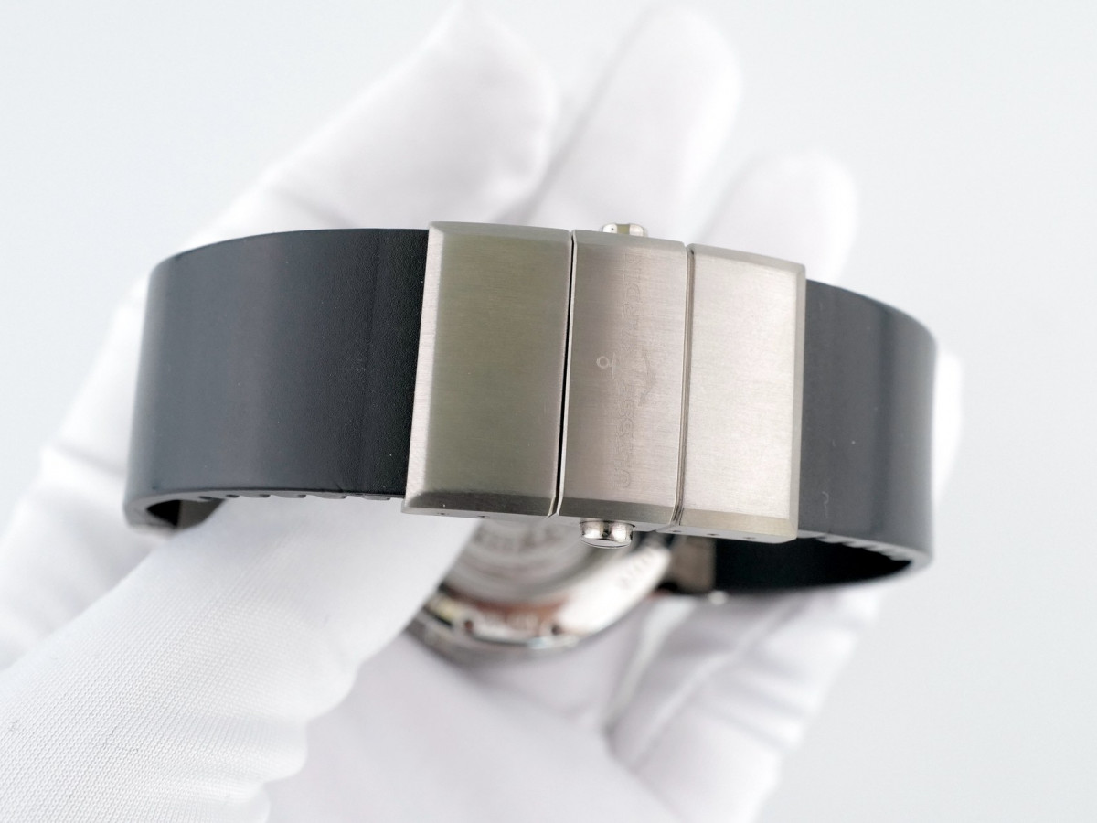 Швейцарские часы Ulysse Nardin Maxi Marine Chronograph Blue Dial