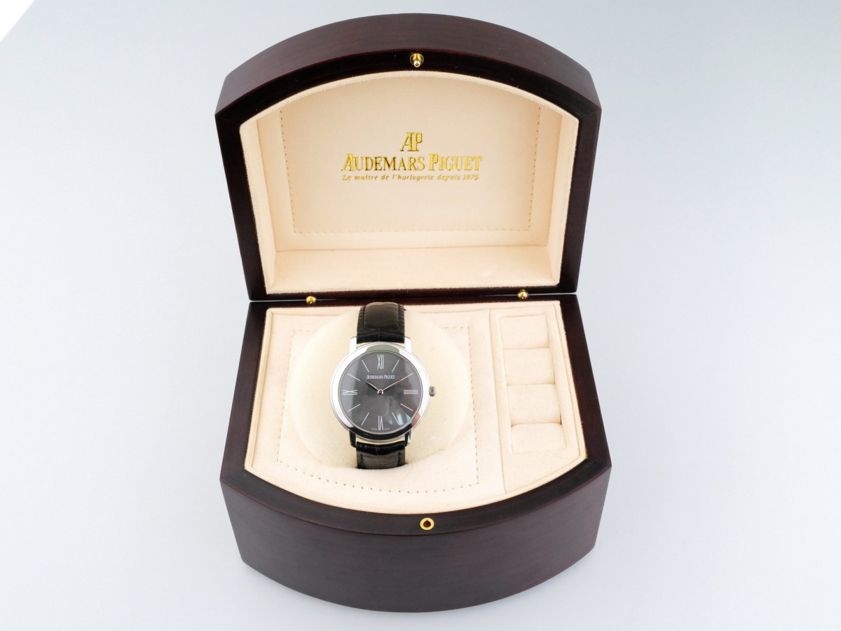 Швейцарские часы Audemars Piguet Jules Audemars 18K White Gold