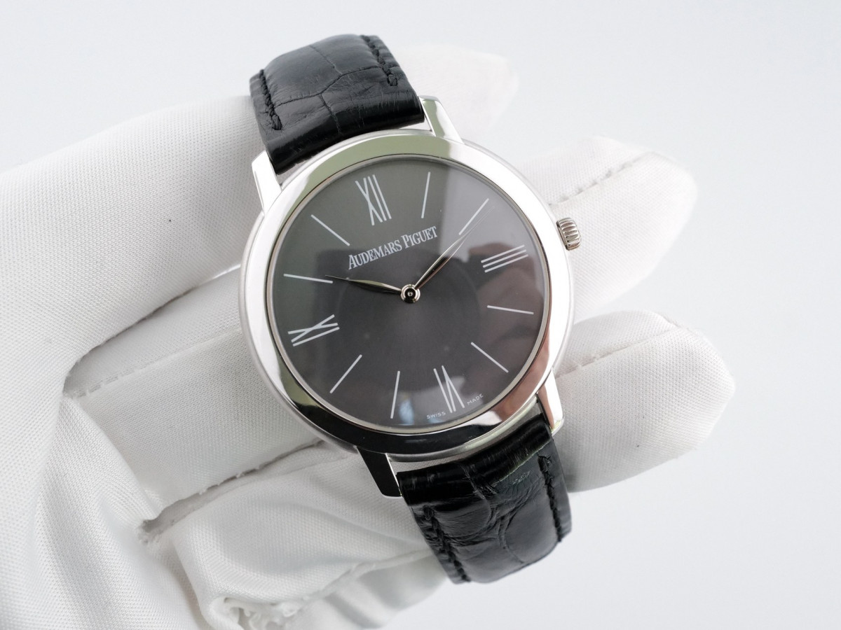 Швейцарские часы Audemars Piguet Jules Audemars 18K White Gold