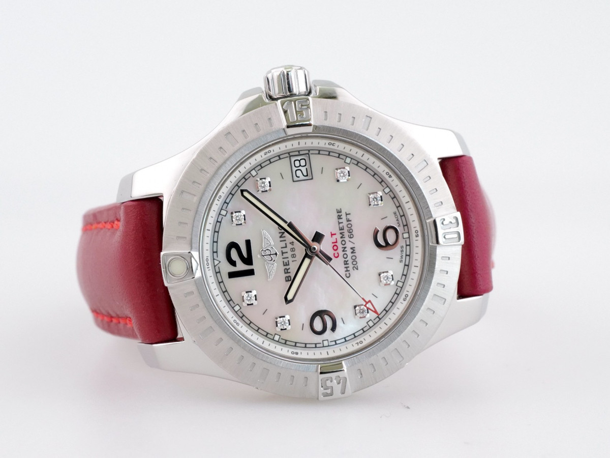 Швейцарские часы Breitling Colt Quartz Diamond