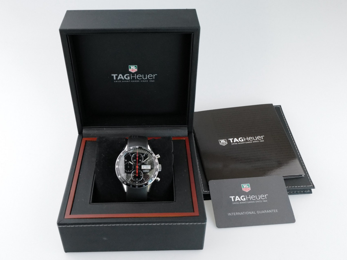 Швейцарський годинник TAG Heuer Carrera Racing