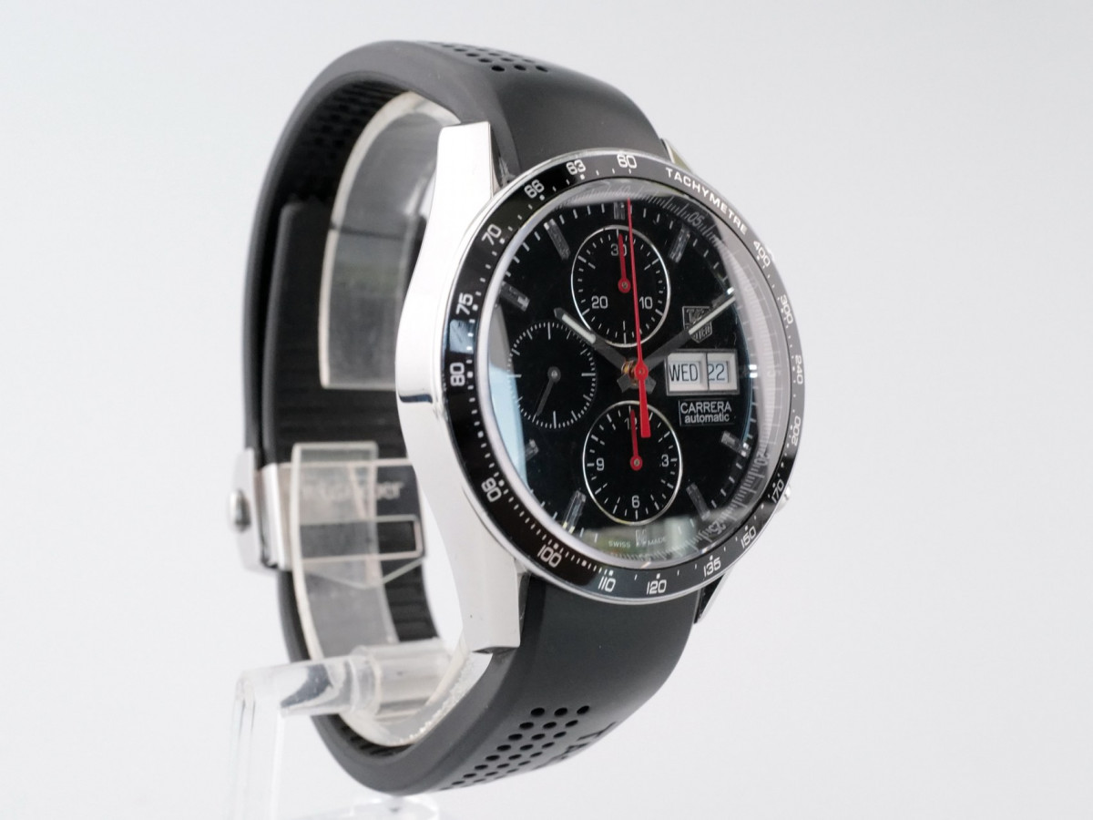 Швейцарський годинник TAG Heuer Carrera Racing