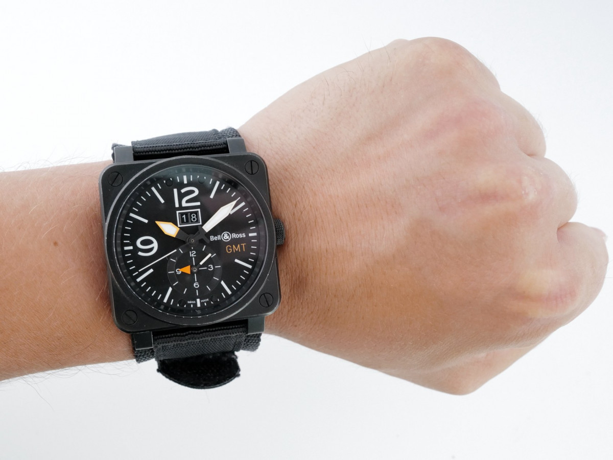 Швейцарские часы Bell & Ross Aviation GMT Carbon Fiber Dial