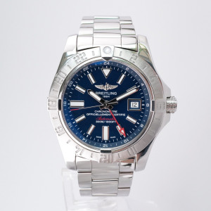 Swiss watch Breitling Avenger II GMT Automatic