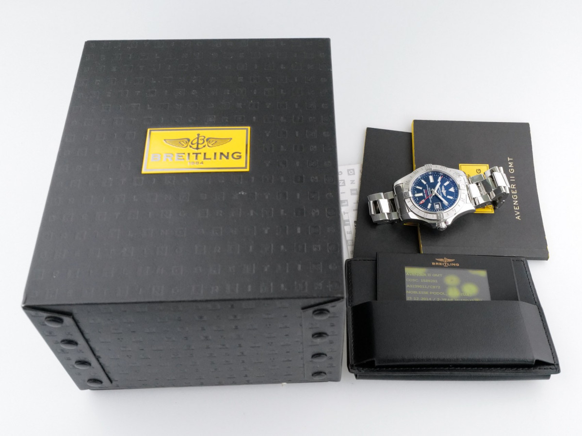 Swiss watch Breitling Avenger II GMT Automatic