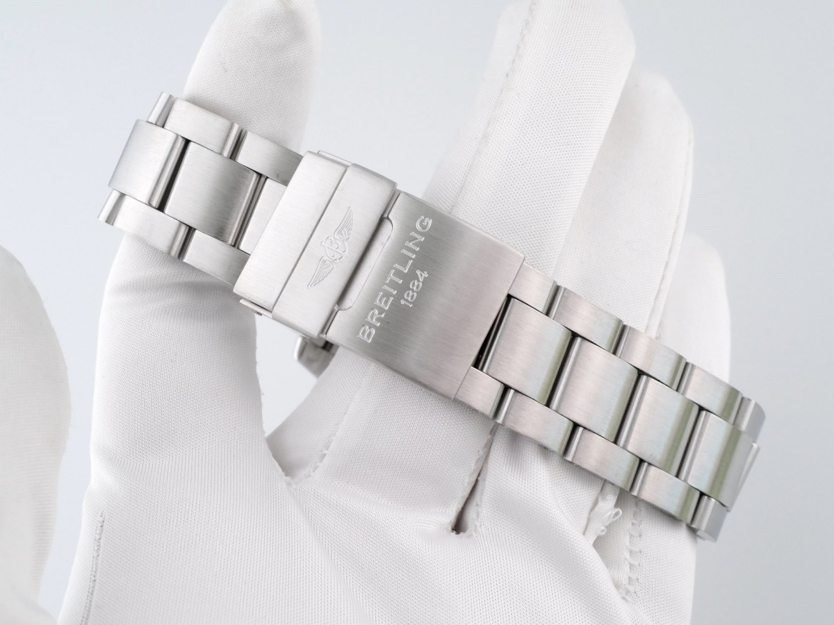 Швейцарские часы Breitling Superocean 44 Automatic