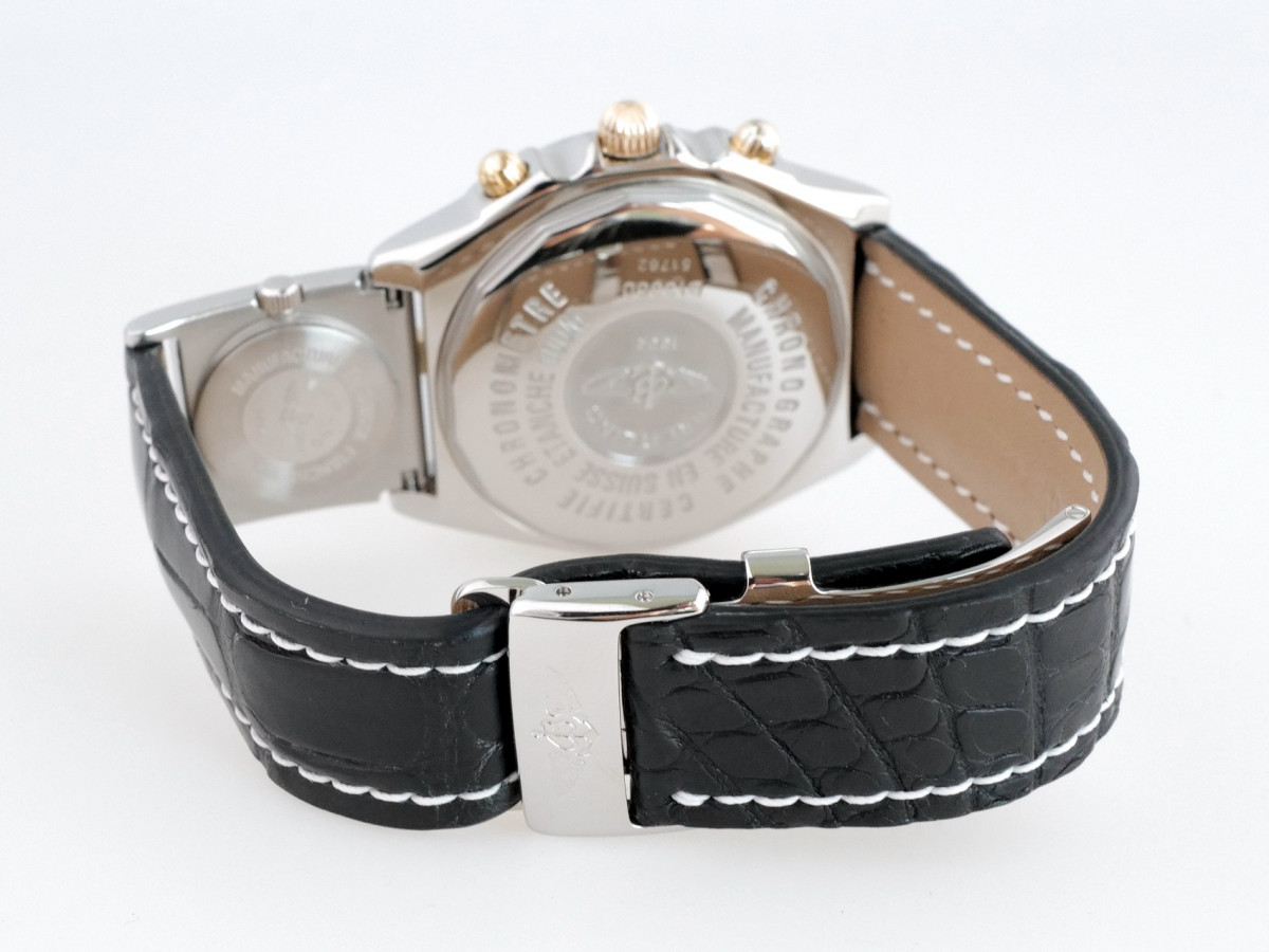 Швейцарський годинник Breitling Chronomat UTC Gold Steel